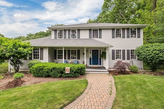 12 Julia Dr, Hooksett, NH 03106