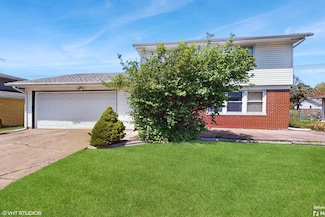 712 W 66th Place, Merrillville, IN 46410