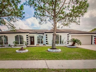 5111 Shirley St, Baytown, TX 77521