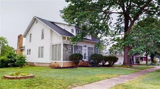 711 S College St, Nevada, MO 64772