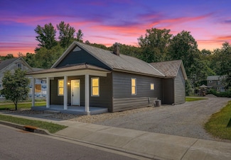 424 N Walnut St, Logan, OH 43138