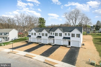317 Pelham Ct, Carlisle, PA 17013