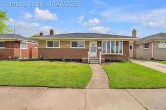 26821 W Davison, Redford, MI 48239