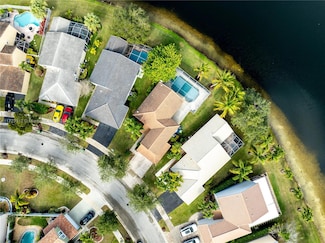 177 E Bayridge Dr, Weston, FL 33326
