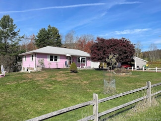 31 Erlemann Rd, Jeffersonville, NY 12748