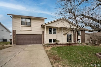 136 Universal Dr, Saint Peters, MO 63376