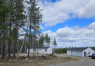 82 Yawaca Rd, Clifton, ME 04428