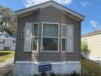 941 W Prairie St, Avon Park, FL 33825