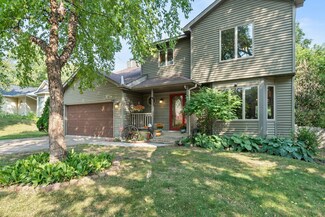 2180 Ariel St N, Saint Paul, MN 55109