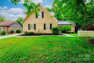 7521 Surreywood Place, Charlotte, NC 28270