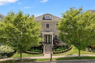 1690 Shelburne Ln, Pittsburgh, PA 15217
