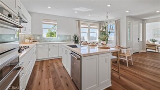 692 Edward Scholle Dr, Camarillo, CA 93010