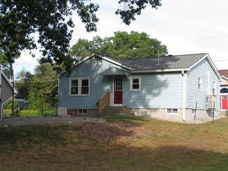 11 Black Point Rd, Webster, MA 01570
