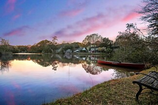 1382 Center Lake Dr, Mount Pleasant, SC 29464