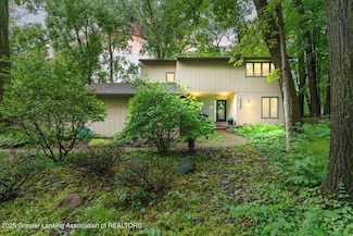 1122 Farwood Dr, East Lansing, MI 48823