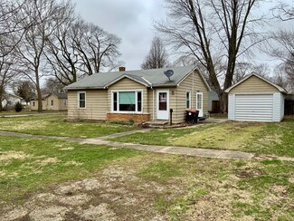 1115 Front St, Henry, IL 61537