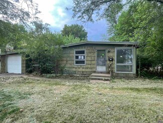 5424 SW 18th St, Topeka, KS 66604