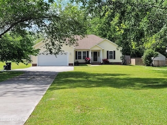 103 N Academy St, Richlands, NC 28574
