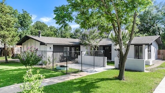 1122 Edwards Ct S, Irving, TX 75062