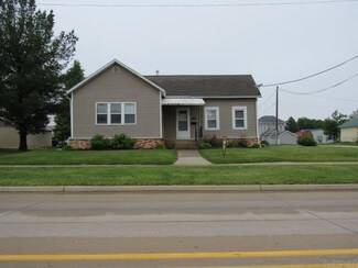 311 S Cedar St, Monticello, IA 52310