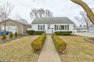 217 13th St, Ames, IA 50010