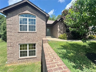 7008 Rainelle Dr, Lanesville, IN 47136