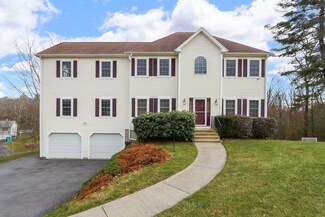 17 Holt St, Shrewsbury, MA 01545
