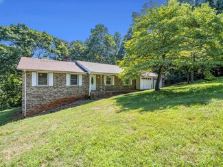 238 Lincoln Dr, Forest City, NC 28043