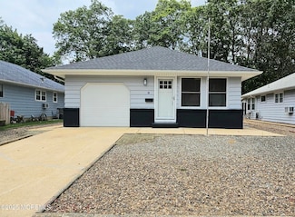 16 Mount Kisco Dr, Toms River, NJ 08753