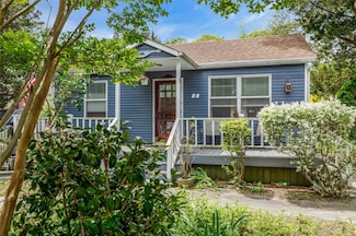 28 Marshall Dr, Selden, NY 11784