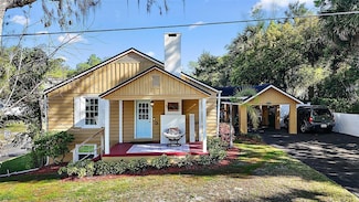 102 N Clayton St, Mount Dora, FL 32757