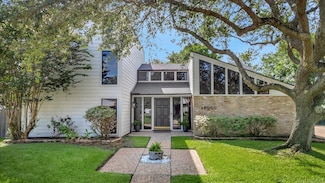 15050 Pearhaven Dr, Houston, TX 77062