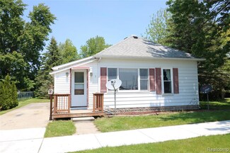 145 Ward St, Croswell, MI 48422