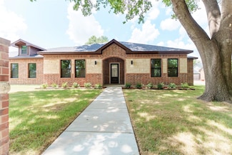 2002 Arcady Ln, Corsicana, TX 75110