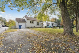 1832 S Holland Ave, Springfield, MO 65807