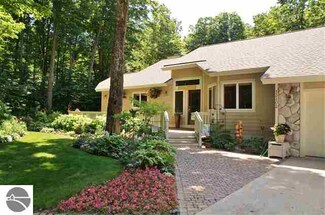 13202 S Lautner Rd, Traverse City, MI 49684