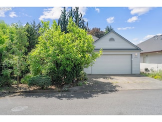 13900 SE Renoir Ct, Clackamas, OR 97015