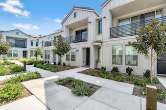 572 N Cindy Ln, Clovis, CA 93611