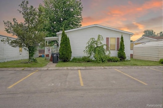 48593 Lakeview E, Shelby Township, MI 48317