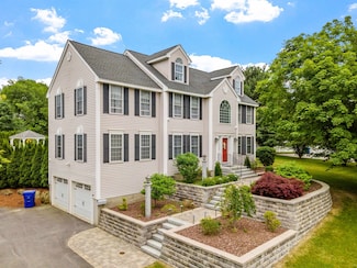 2 Bradford Cir, Hudson, NH 03051