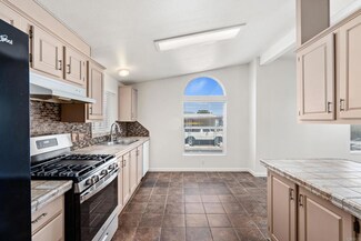 13125 Alpine Dr Unit 212, Poway, CA 92064