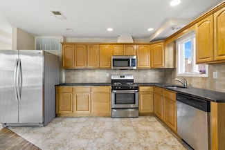 304 49th St Unit 3, Union City, NJ 07087