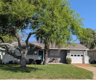226 Mackeral St, Galveston, TX 77550