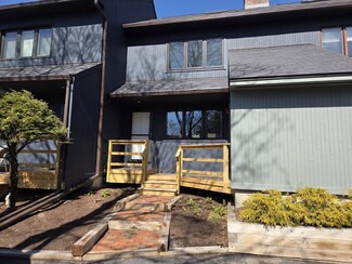5 College Hill, Hanover, NH 03755