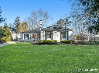 210 Lakewood Dr SE, Grand Rapids, MI 49506