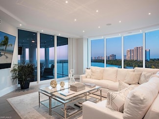 60 Seagate Dr Unit 606, Naples, FL 34103