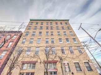 319 Barrow St Unit 3a, Jersey City, NJ 07302