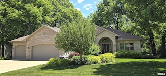 801 E 7th St, Coal Valley, IL 61240