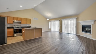 5593 Stoney Place N Unit 8-104, Shelby Township, MI 48316