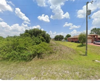 635 Tomasello Dr, Lehigh Acres, FL 33974